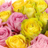 21 розовая и желтая розы