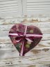 Букет из роз, макарун и ягод "Нежное сердце"