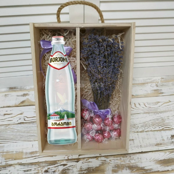 Подарочный набор с ароматной Крымской лавандой и конфетами Линдор