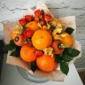 Оранжевый букет с апельсином, морковью и розами
