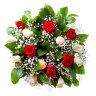 15 красных и белых роз с зеленью